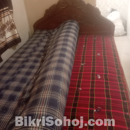 একটি খাট বিক্রি করা হবে